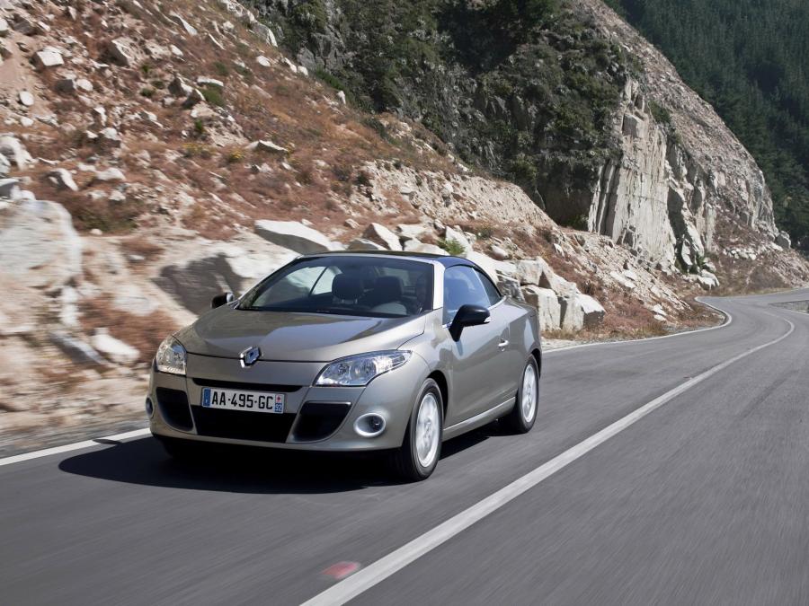  Renault Megane CC 2010 года  (фото 21 из 65)